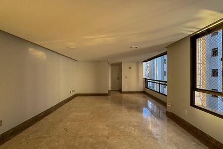 Apartamento à venda com 175m², 4 quartos e 2 vagasSala