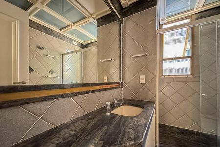 Apartamento à venda com 175m², 4 quartos e 2 vagasBanheiro