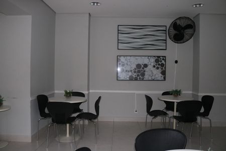 Apartamento à venda com 33m², 1 quarto e sem vagaÁrea comum - Salão de festas