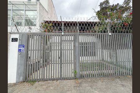 Casa à venda com 300m², 4 quartos e 3 vagasFachada