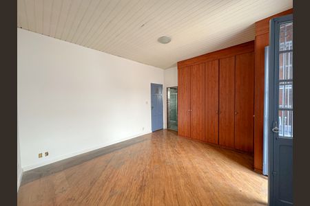 Casa à venda com 300m², 4 quartos e 3 vagasSuíte