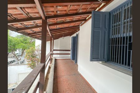 Casa à venda com 300m², 4 quartos e 3 vagasVaranda Quarto 2