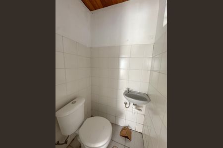 Casa à venda com 300m², 4 quartos e 3 vagasEdícula - Banheiro Social