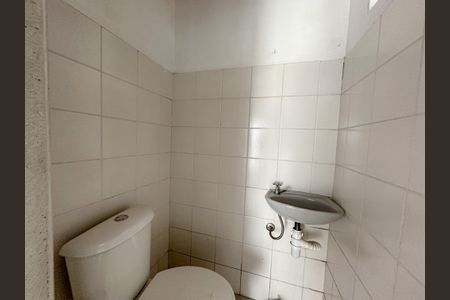 Casa à venda com 300m², 4 quartos e 3 vagasEdícula - Banheiro Social