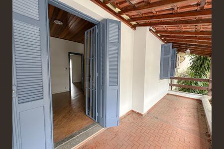 Casa à venda com 300m², 4 quartos e 3 vagasVaranda Quarto 2
