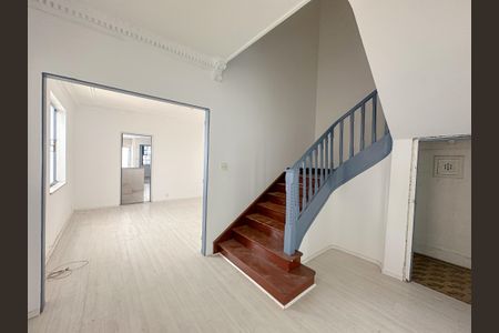 Sala de casa para alugar com 4 quartos, 300m² em Água Branca, São Paulo