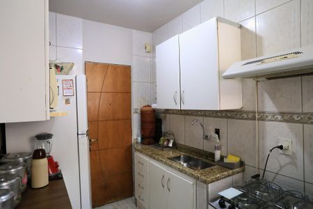 Apartamento à venda com 70m², 3 quartos e 1 vaga Apartamento à venda com 70m², 3 quartos e 1 vagaCozinha e Área de Serviço