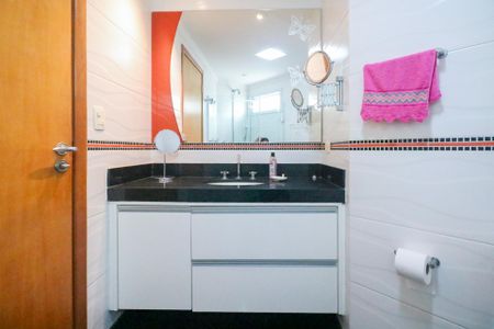 Apartamento para alugar com 188m², 3 quartos e 4 vagasBanheiro da Suíte 1