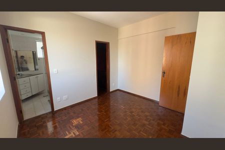 Apartamento para alugar com 105m², 3 quartos e 3 vagas Apartamento para alugar com 105m², 3 quartos e 3 vagasQuarto