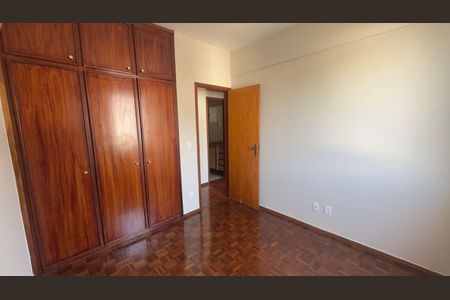 Apartamento para alugar com 105m², 3 quartos e 3 vagas Apartamento para alugar com 105m², 3 quartos e 3 vagasQuarto
