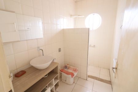 Casa à venda com 276m², 3 quartos e 3 vagasBanheiro 2