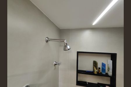 Apartamento à venda com 81m², 2 quartos e 1 vaga Apartamento à venda com 81m², 2 quartos e 1 vagaBanheiro da Suíte