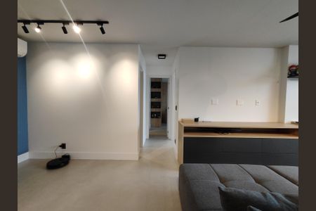 Apartamento à venda com 81m², 2 quartos e 1 vaga Apartamento à venda com 81m², 2 quartos e 1 vagaSala