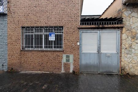 Casa à venda com 80m², 2 quartos e 1 vaga Casa à venda com 80m², 2 quartos e 1 vagaFachada