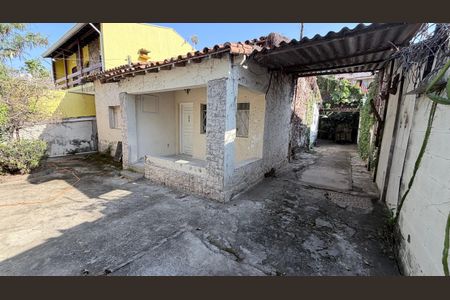 Casa à venda com 101m², 2 quartos e 3 vagas Casa à venda com 101m², 2 quartos e 3 vagasGaragem