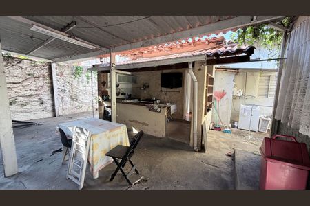 Casa à venda com 101m², 2 quartos e 3 vagas Casa à venda com 101m², 2 quartos e 3 vagasÁrea externa