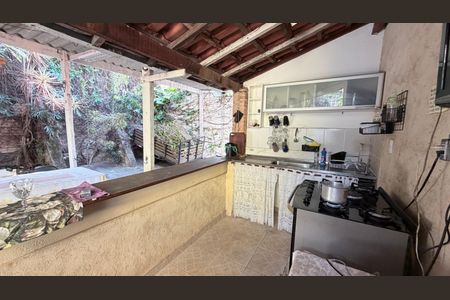 Casa à venda com 101m², 2 quartos e 3 vagas Casa à venda com 101m², 2 quartos e 3 vagasÁrea externa