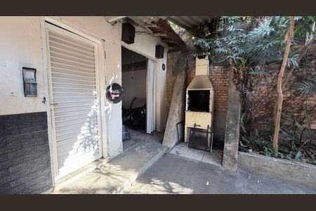 Casa à venda com 101m², 2 quartos e 3 vagas Casa à venda com 101m², 2 quartos e 3 vagasÁrea externa