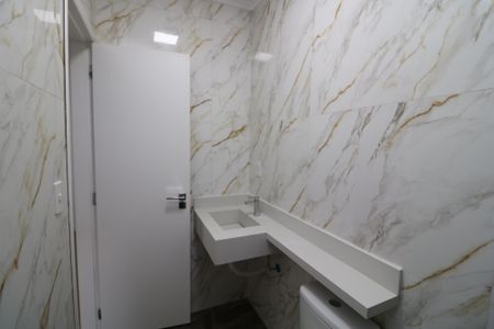 Casa à venda com 110m², 3 quartos e 2 vagasBanheiro