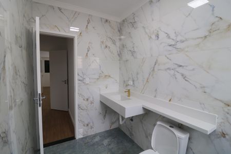 Casa à venda com 110m², 3 quartos e 2 vagasBanheiro da Suíte