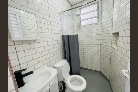 Banheiro de kitnet/studio para alugar com 1 quarto, 22m² em Vila Operária, Guarulhos