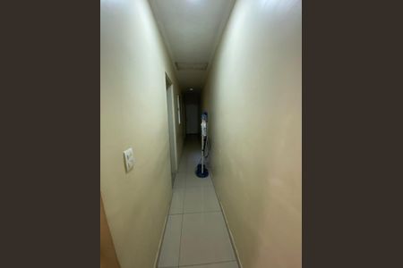 Casa à venda com 240m², 3 quartos e 2 vagasCorredor