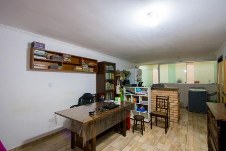 Casa à venda com 180m², 3 quartos e 4 vagas Casa à venda com 180m², 3 quartos e 4 vagasCozinha