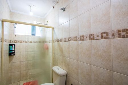 Casa à venda com 180m², 3 quartos e 4 vagas Casa à venda com 180m², 3 quartos e 4 vagasBanheiro da Suite 2