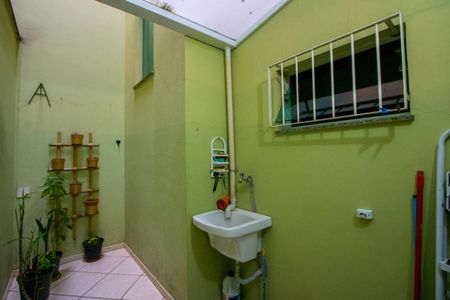 Casa à venda com 180m², 3 quartos e 4 vagas Casa à venda com 180m², 3 quartos e 4 vagasQuintal