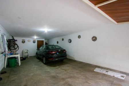 Casa à venda com 180m², 3 quartos e 4 vagas Casa à venda com 180m², 3 quartos e 4 vagasGaragem