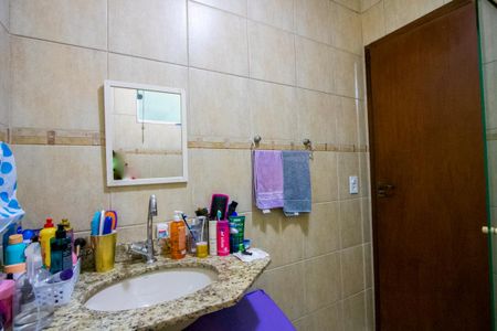 Casa à venda com 180m², 3 quartos e 4 vagas Casa à venda com 180m², 3 quartos e 4 vagasBanheiro da Suite 3