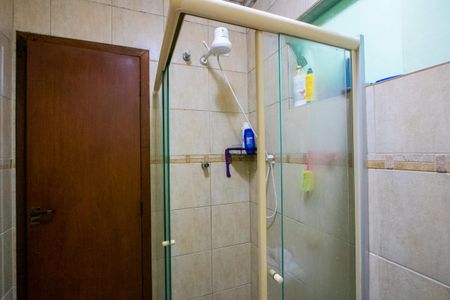 Casa à venda com 180m², 3 quartos e 4 vagas Casa à venda com 180m², 3 quartos e 4 vagasBanheiro da Suite 3