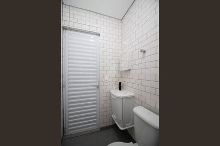 Banheiro de apartamento para alugar com 1 quarto, 21m² em Portal dos Gramados, Guarulhos