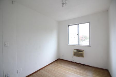 Quarto 2 de apartamento para alugar com 2 quartos, 56m² em Freguesia (jacarepaguá), Rio de Janeiro