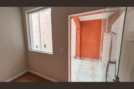 Sala de casa para alugar com 3 quartos, 200m² em Vila Kosmos, Rio de Janeiro