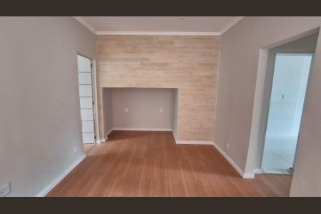 Sala de casa para alugar com 3 quartos, 200m² em Vila Kosmos, Rio de Janeiro