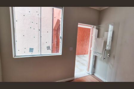 Sala de casa para alugar com 3 quartos, 200m² em Vila Kosmos, Rio de Janeiro