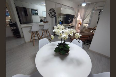 Apartamento à venda com 67m², 2 quartos e 1 vaga Apartamento à venda com 67m², 2 quartos e 1 vagaSala