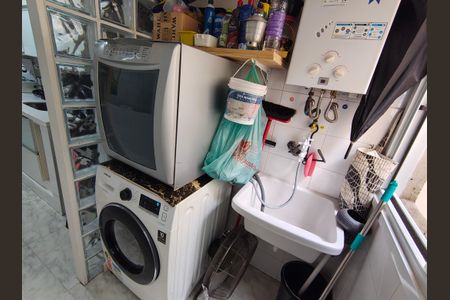 Apartamento à venda com 67m², 2 quartos e 1 vaga Apartamento à venda com 67m², 2 quartos e 1 vagaÁrea de serviço