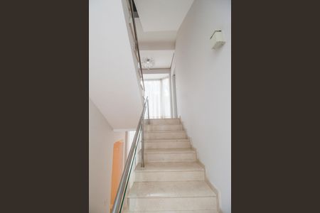 Casa de condomínio à venda com 489m², 4 quartos e 4 vagasHall