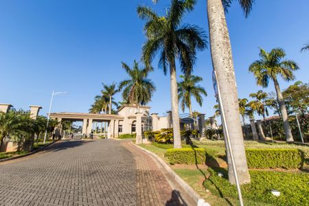 Casa de condomínio à venda com 489m², 4 quartos e 4 vagasVista da Rua