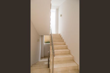 Casa de condomínio à venda com 489m², 4 quartos e 4 vagasHall