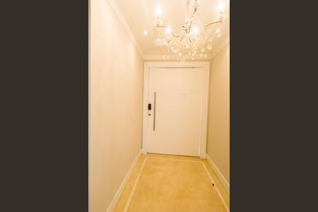 Casa de condomínio à venda com 489m², 4 quartos e 4 vagasEntrada