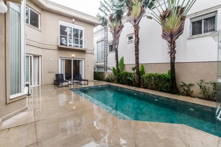 Casa de condomínio à venda com 489m², 4 quartos e 4 vagasÁrea Externa