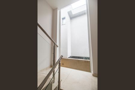 Casa de condomínio à venda com 489m², 4 quartos e 4 vagasHall