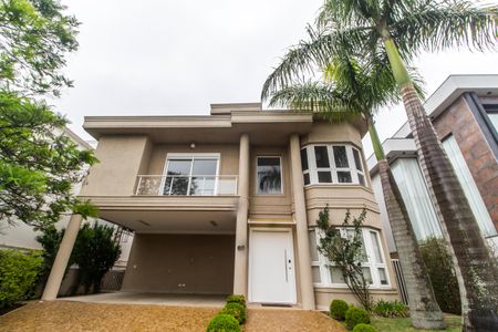 Casa de condomínio à venda com 489m², 4 quartos e 4 vagasVista da Rua