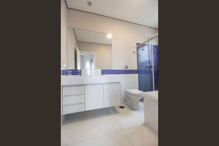 Casa de condomínio à venda com 489m², 4 quartos e 4 vagasBanheiro da Suíte 3