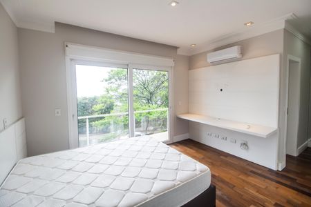 Casa de condomínio à venda com 489m², 4 quartos e 4 vagasSuíte 4