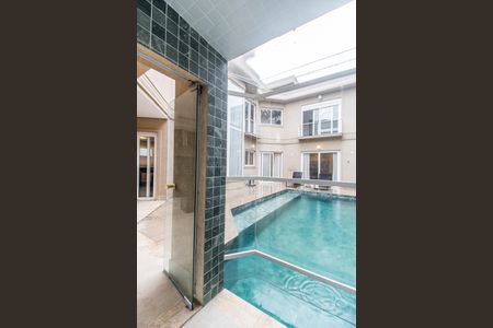 Casa de condomínio à venda com 489m², 4 quartos e 4 vagasÁrea Externa