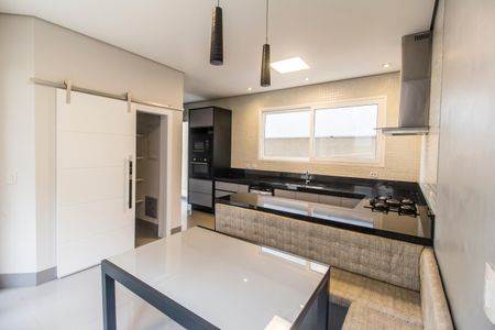 Casa de condomínio à venda com 489m², 4 quartos e 4 vagasCopa